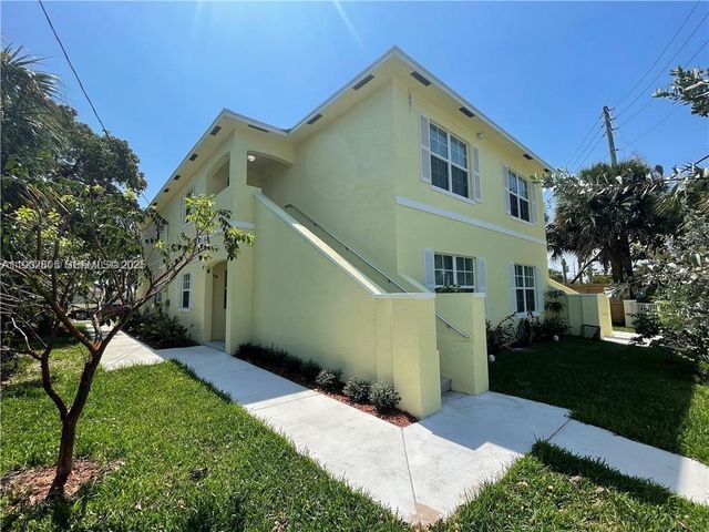 56 W 12th St, Riviera Beach, FL 33404