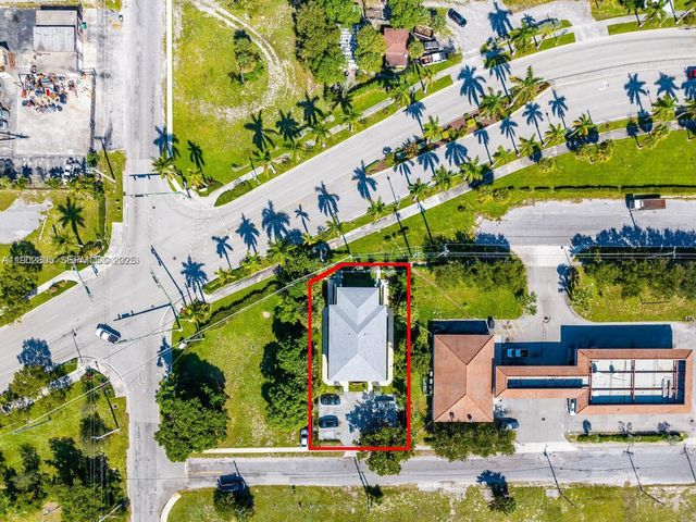 56 W 12th St, Riviera Beach, FL 33404