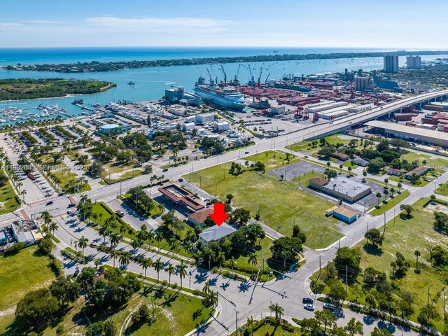 56 W 12th St, Riviera Beach, FL 33404