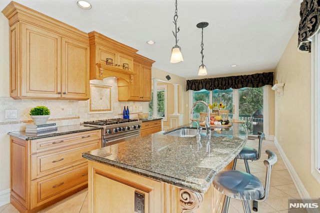 111 Storms Drive, Mahwah, NJ 07430