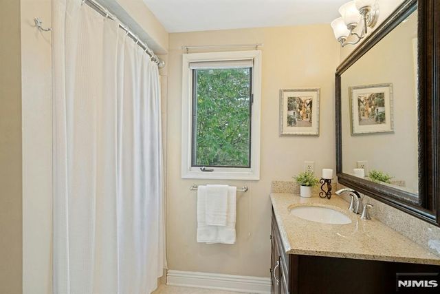 111 Storms Drive, Mahwah, NJ 07430