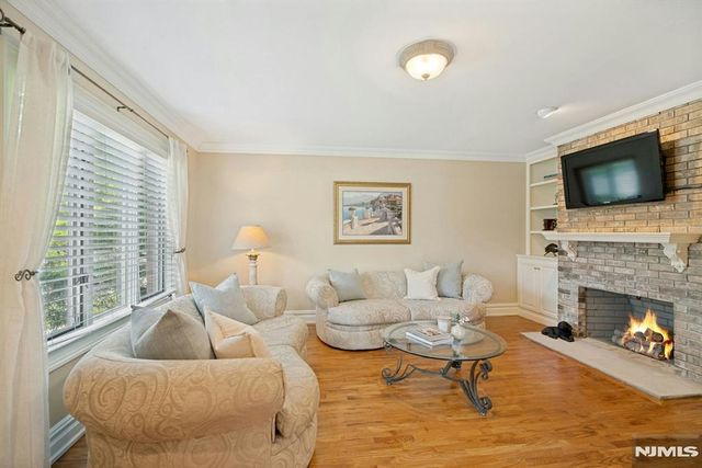 111 Storms Drive, Mahwah, NJ 07430
