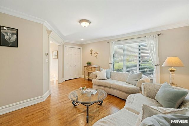 111 Storms Drive, Mahwah, NJ 07430