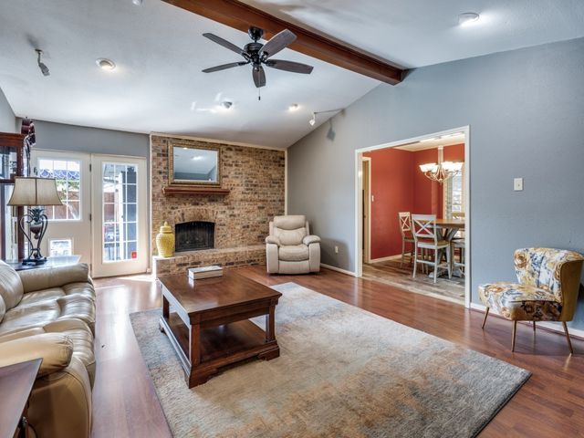 2516 Lawnview Drive, Carrollton, TX 75006