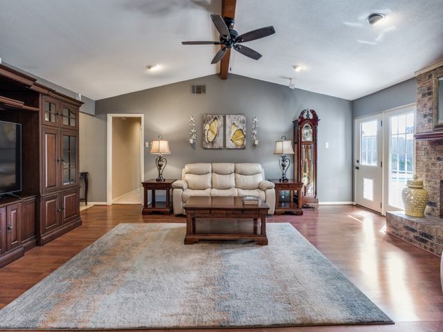 2516 Lawnview Drive, Carrollton, TX 75006