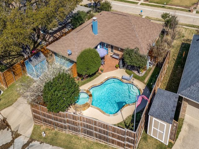 2516 Lawnview Drive, Carrollton, TX 75006