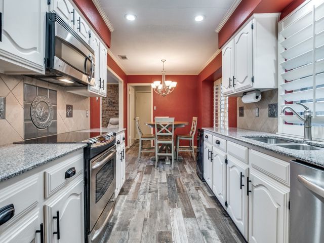 2516 Lawnview Drive, Carrollton, TX 75006