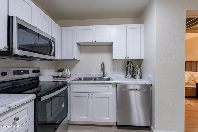 4901 S CALLE LOS CERROS Drive 237, Tempe, AZ 85282