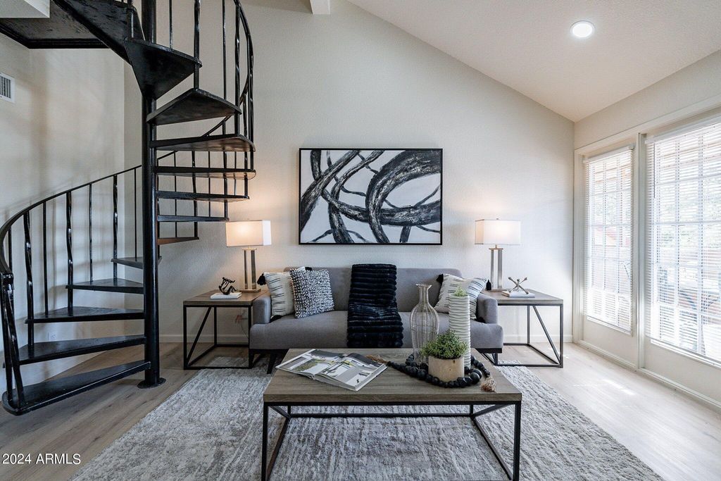 4901 S CALLE LOS CERROS Drive 237, Tempe, AZ 85282