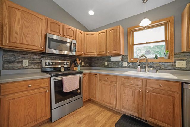 13072 W Woodworth Drive, Evansville, WI 53536