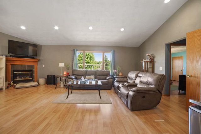 13072 W Woodworth Drive, Evansville, WI 53536