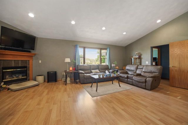 13072 W Woodworth Drive, Evansville, WI 53536