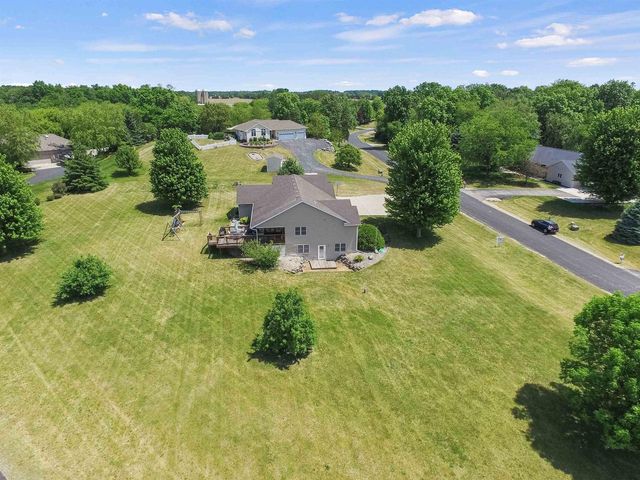 13072 W Woodworth Drive, Evansville, WI 53536