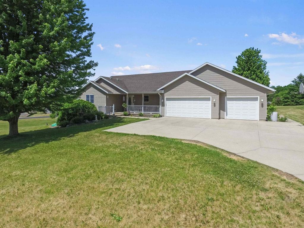13072 W Woodworth Drive, Evansville, WI 53536