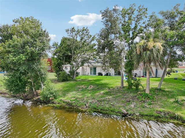 210 MAJORS LANE B, Kissimmee, FL 34743