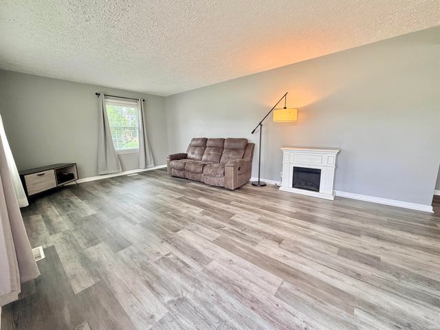 2418 Melrose Avenue, Evansville, IN 47711