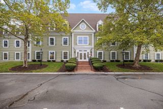 10 Cedar St 25, Woburn, MA 01801