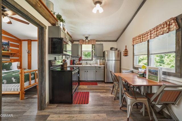 3520 Noel Hill Way, Sevierville, TN 37876