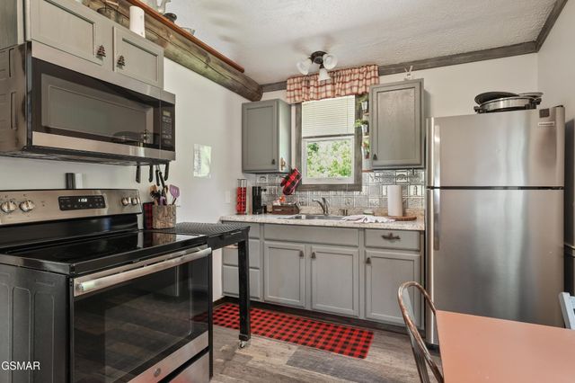 3520 Noel Hill Way, Sevierville, TN 37876