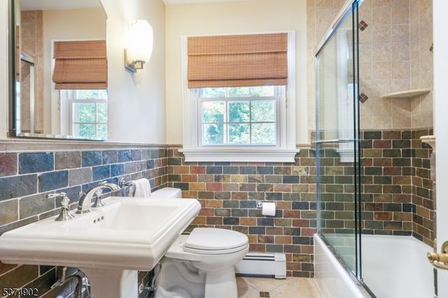 16 Highland Ter, Wayne Twp., NJ 07470