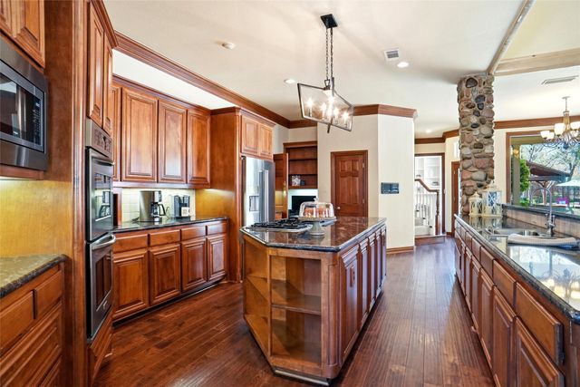 3302 Sweet Gum Lane, Grapevine, TX 76051