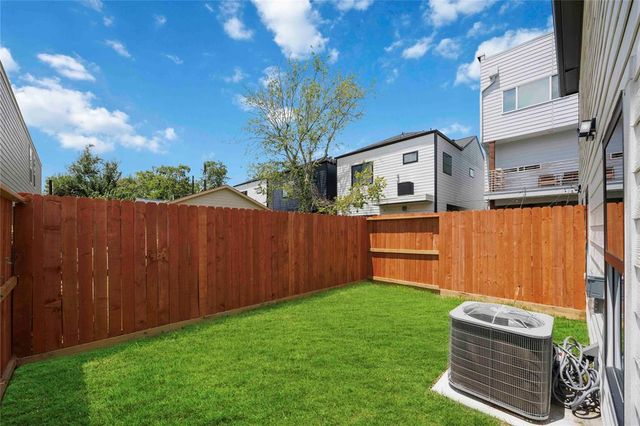 217 Pheasant Street A And B, Houston, TX 77018