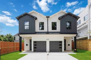 217 Pheasant Street A And B, Houston, TX 77018