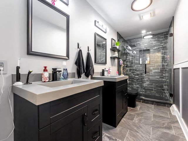 8625 W 81st Street, Justice, IL 60458