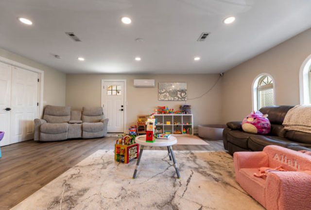 8625 W 81st Street, Justice, IL 60458