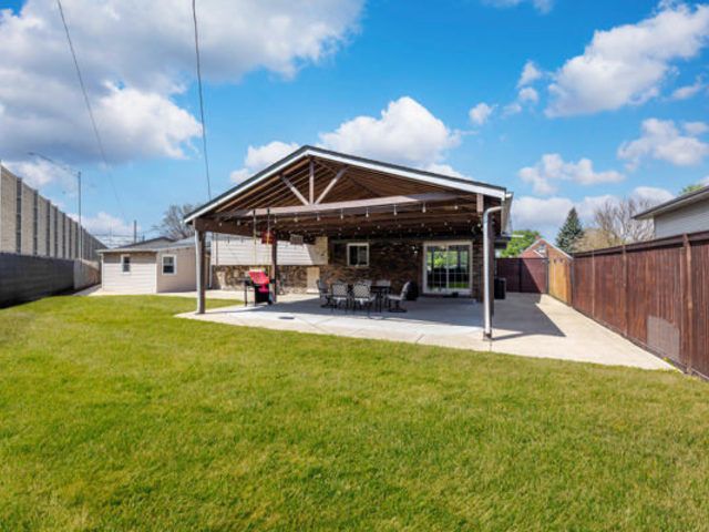 8625 W 81st Street, Justice, IL 60458