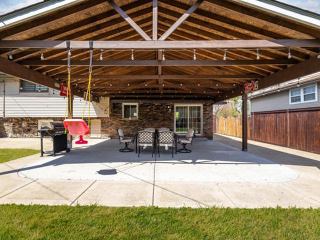8625 W 81st Street, Justice, IL 60458