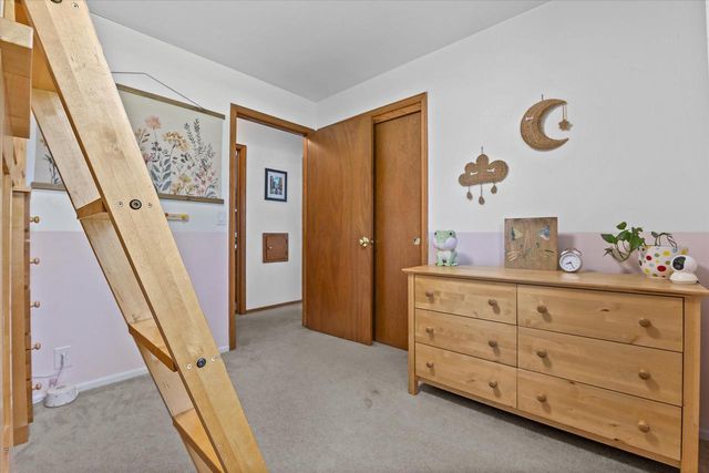 8674 Wildwood DRIVE, Oak Creek, WI 53154