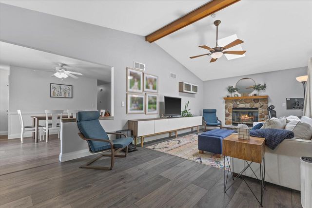 8674 Wildwood DRIVE, Oak Creek, WI 53154