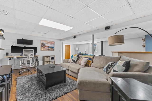 8674 Wildwood DRIVE, Oak Creek, WI 53154