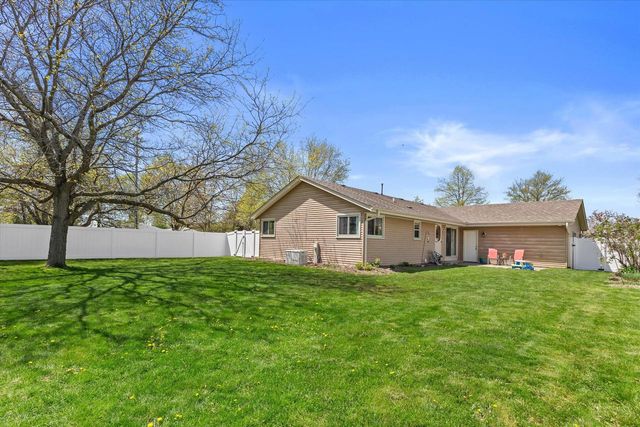 8674 Wildwood DRIVE, Oak Creek, WI 53154