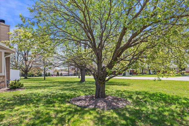 8674 Wildwood DRIVE, Oak Creek, WI 53154