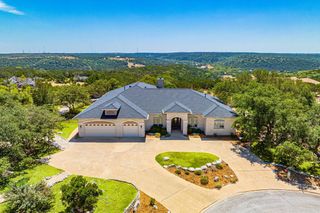 2029 Crown Ridge Dr, Kerrville, TX 78028