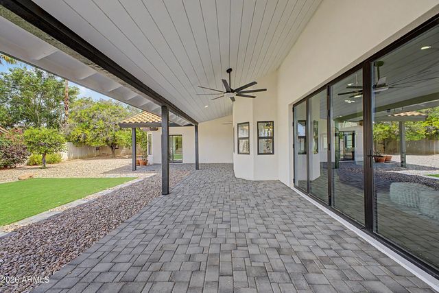 6002 E WINCHCOMB Drive, Scottsdale, AZ 85254