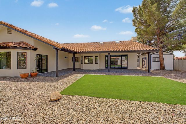 6002 E WINCHCOMB Drive, Scottsdale, AZ 85254