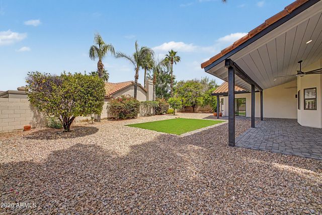 6002 E WINCHCOMB Drive, Scottsdale, AZ 85254