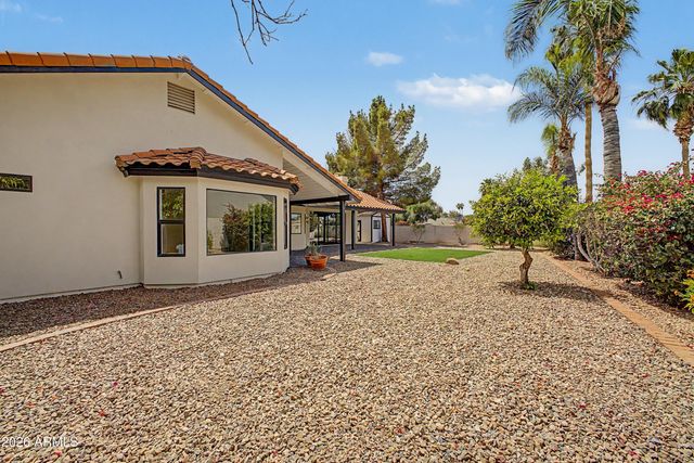 6002 E WINCHCOMB Drive, Scottsdale, AZ 85254