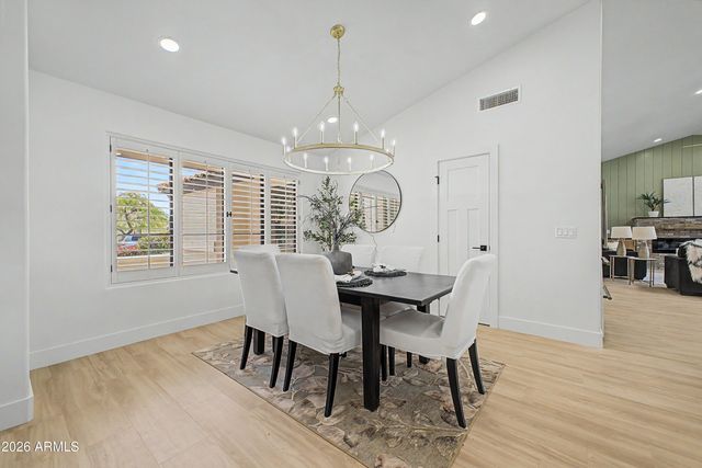 6002 E WINCHCOMB Drive, Scottsdale, AZ 85254