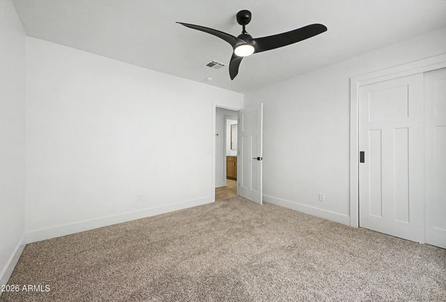 6002 E WINCHCOMB Drive, Scottsdale, AZ 85254
