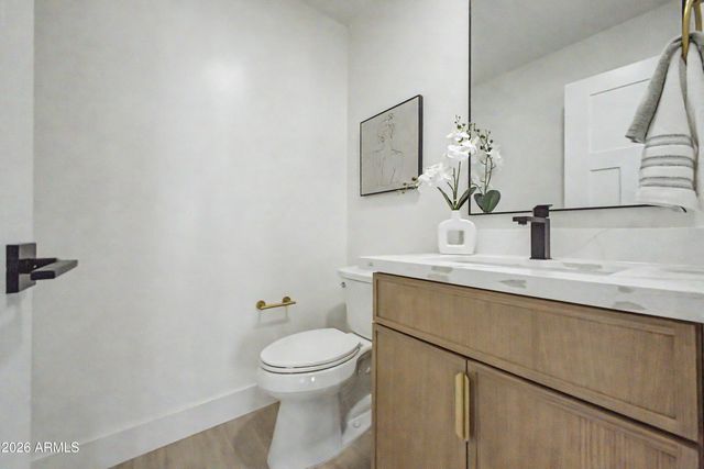6002 E WINCHCOMB Drive, Scottsdale, AZ 85254