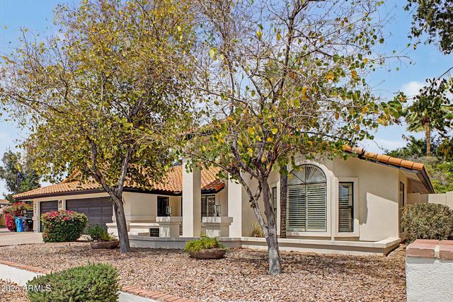 6002 E WINCHCOMB Drive, Scottsdale, AZ 85254