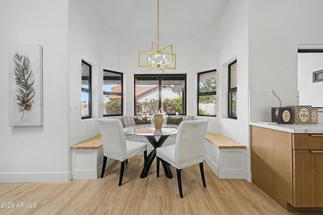 6002 E WINCHCOMB Drive, Scottsdale, AZ 85254