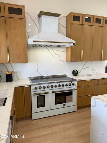6002 E WINCHCOMB Drive, Scottsdale, AZ 85254