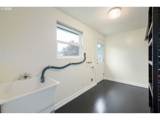 671 TANEY St, Eugene, OR 97402