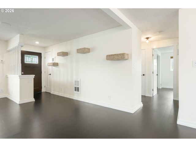 671 TANEY St, Eugene, OR 97402