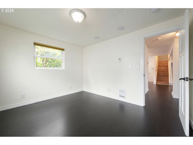 671 TANEY St, Eugene, OR 97402